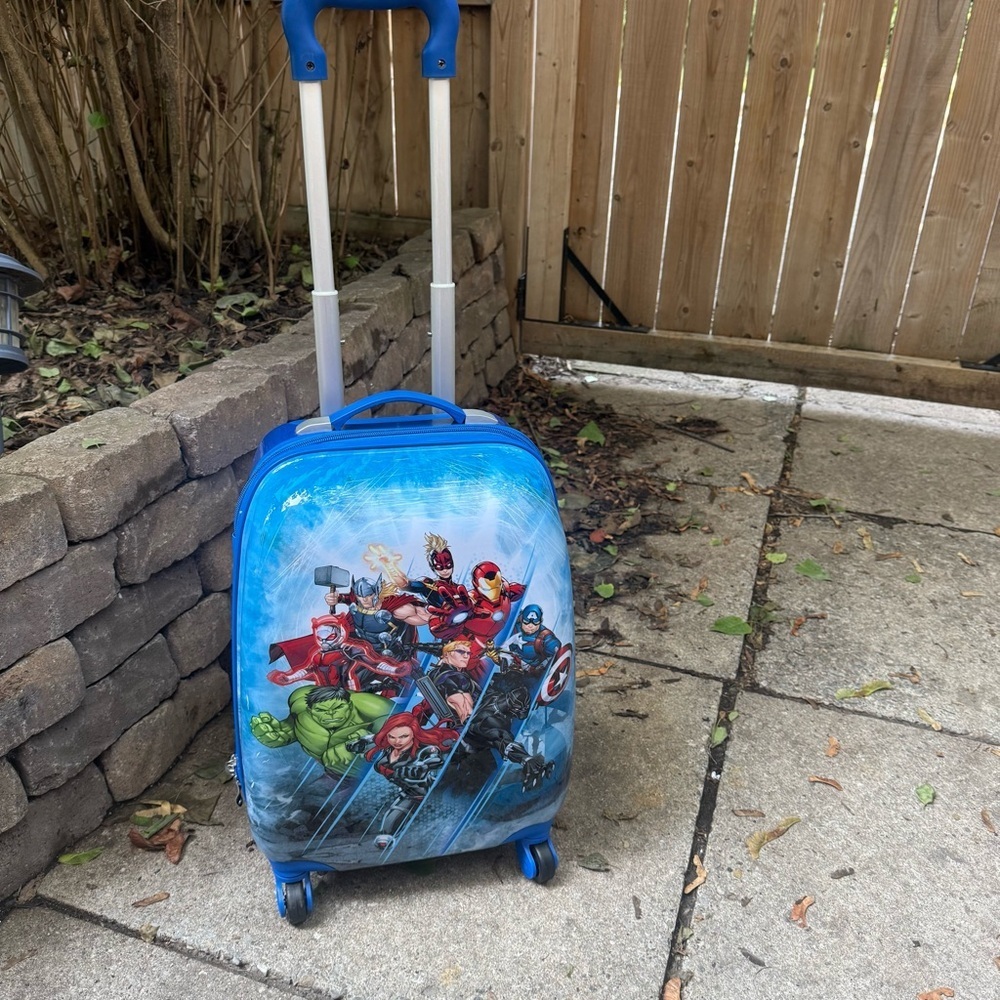Heys Kids Superheros Rolling Luggage. Excellent Condition.